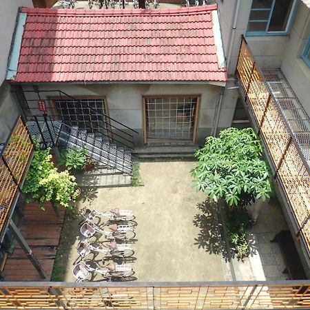 City Hut 1828 ไถหนาน ภายนอก รูปภาพ