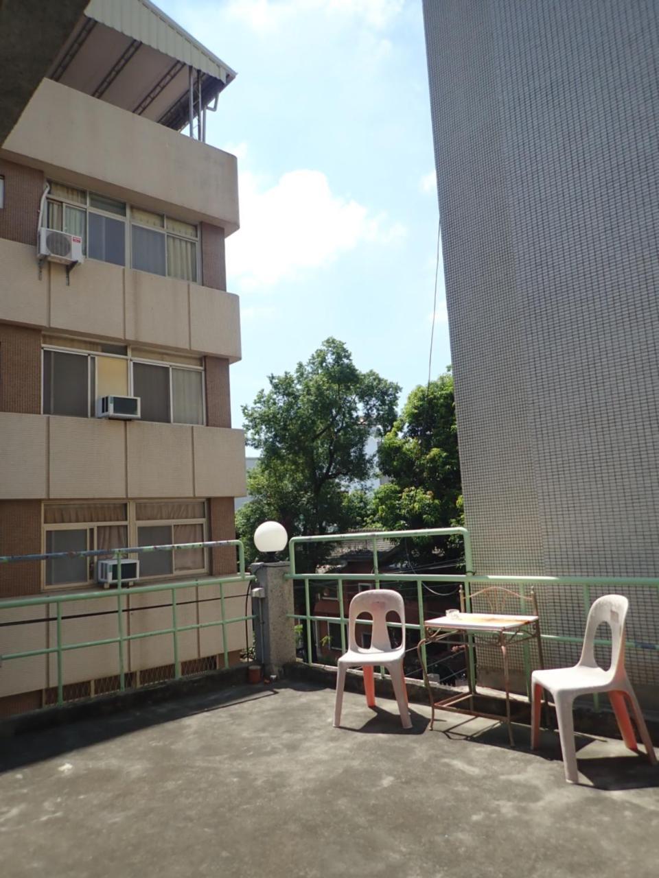 City Hut 1828 ไถหนาน ภายนอก รูปภาพ